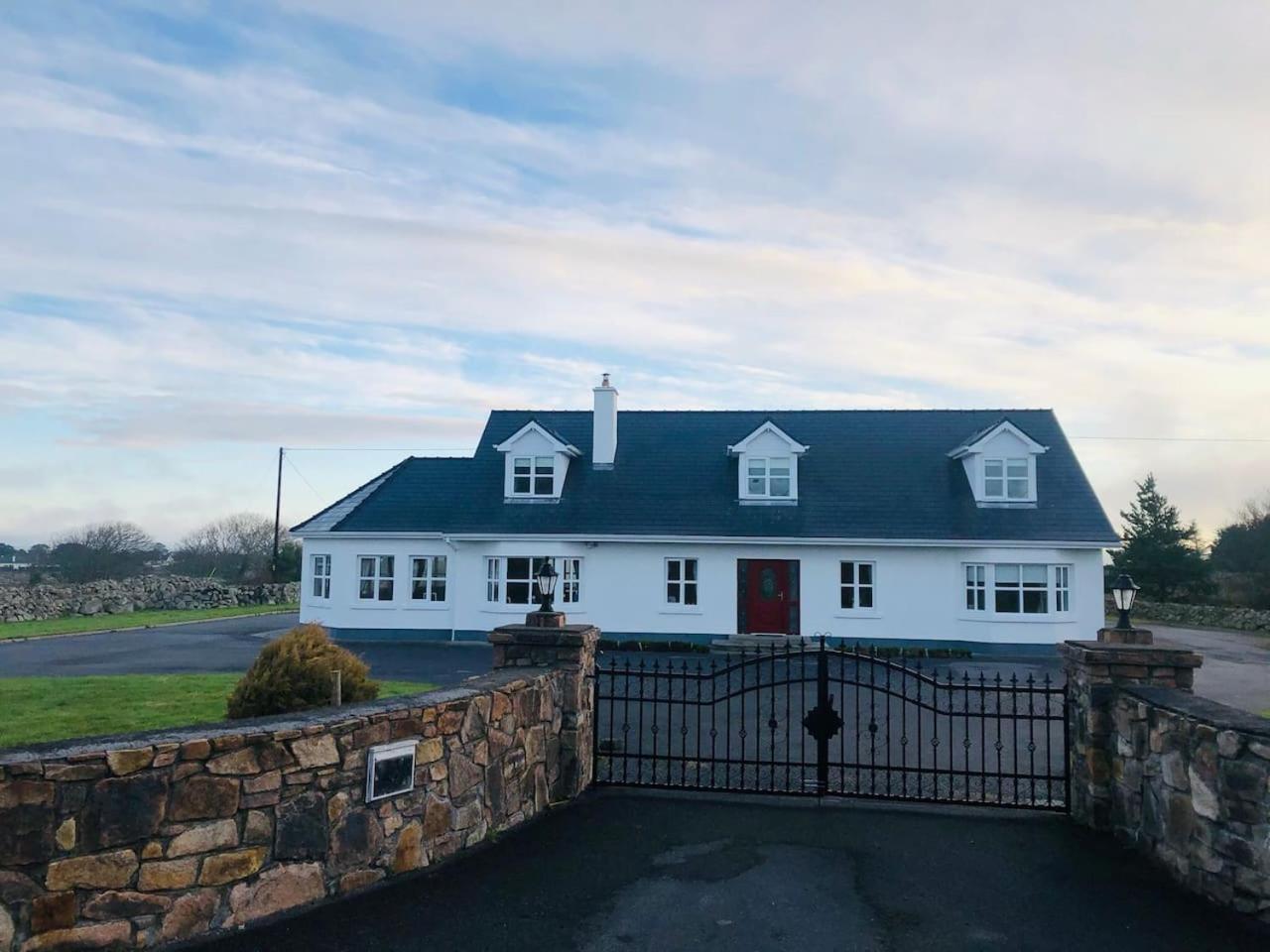 Connemara. 3 Bedroom, 8 Bed, Holiday Home Galway Eksteriør billede