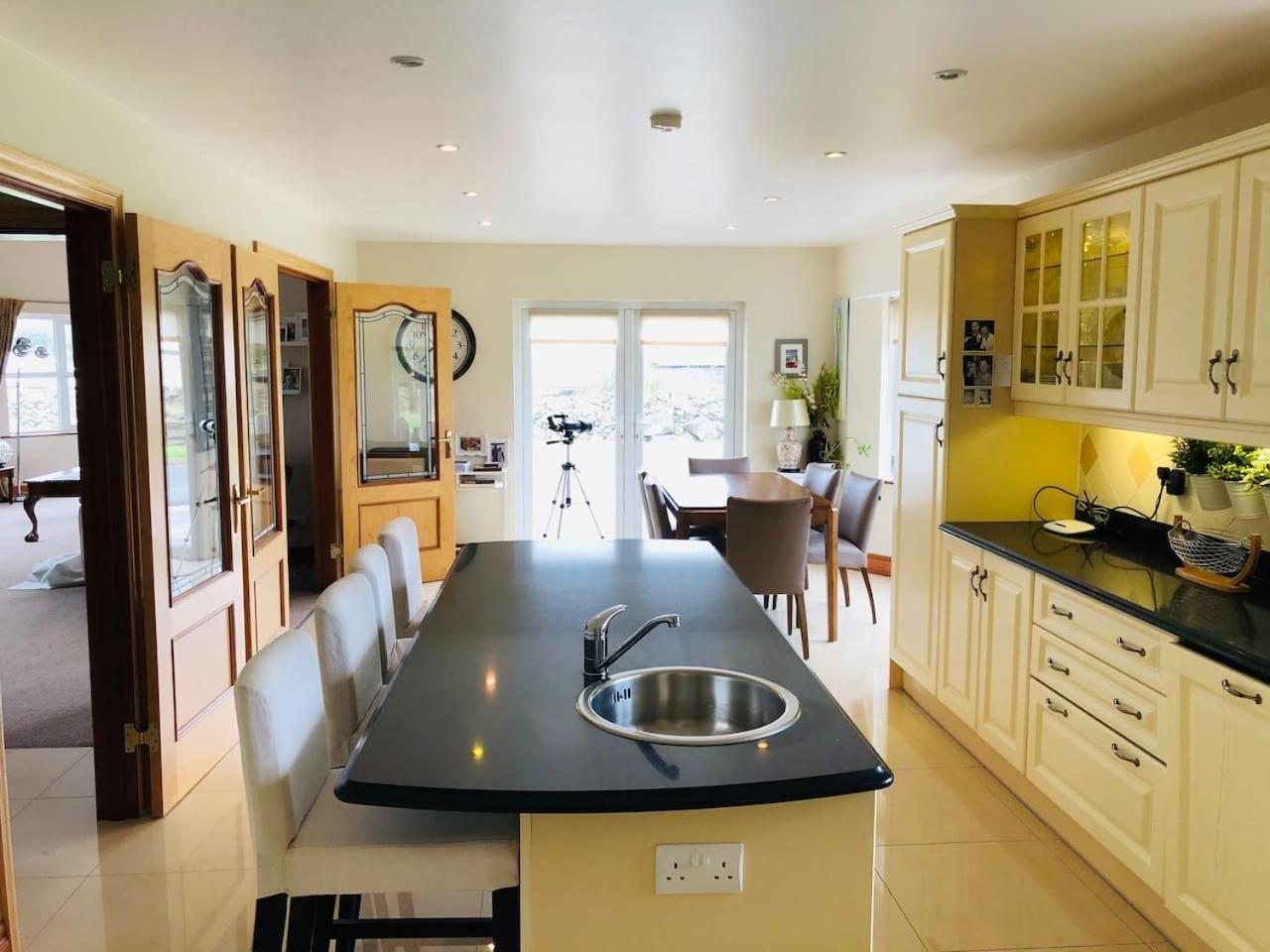 Connemara. 3 Bedroom, 8 Bed, Holiday Home Galway Eksteriør billede