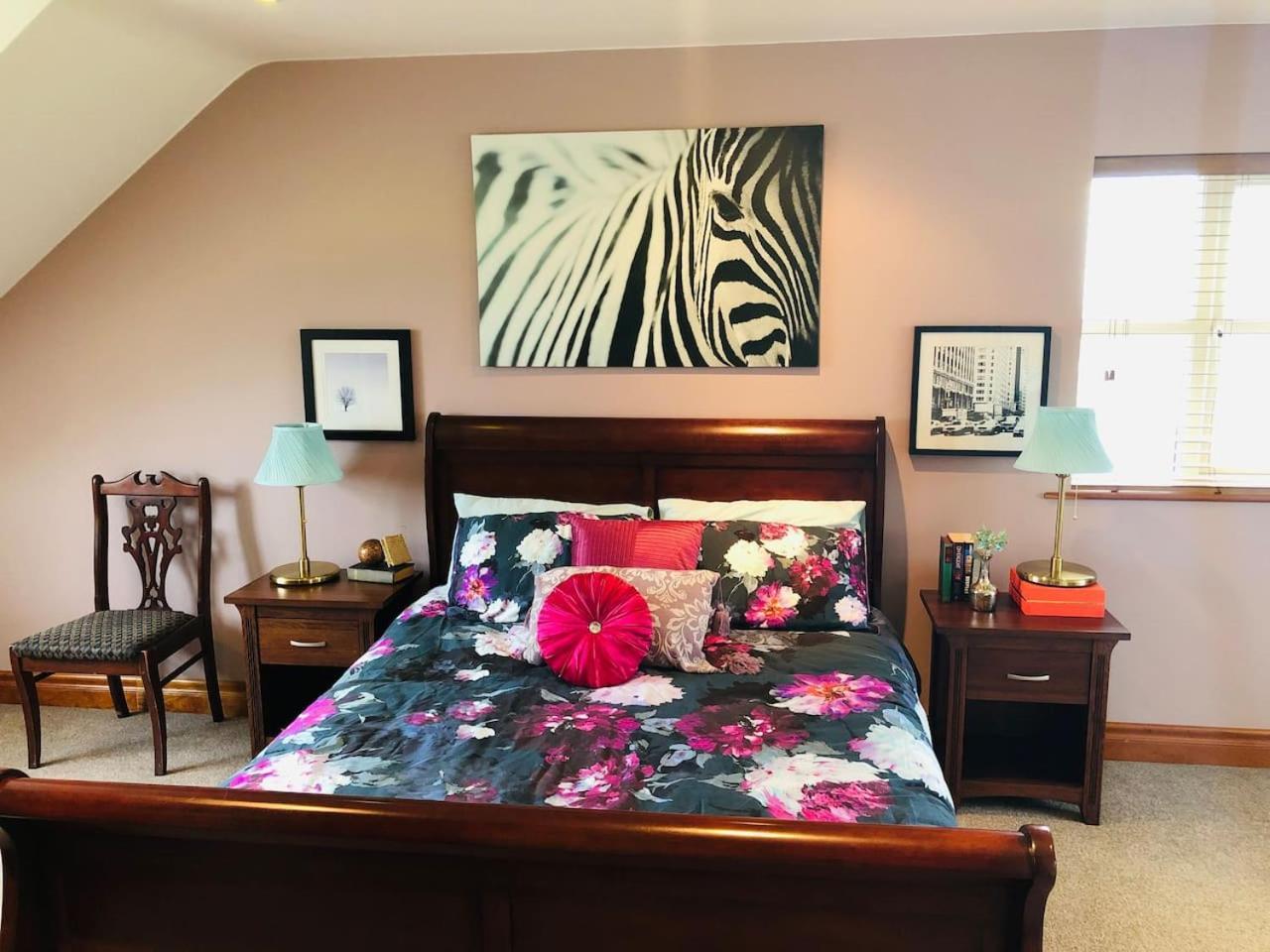 Connemara. 3 Bedroom, 8 Bed, Holiday Home Galway Eksteriør billede